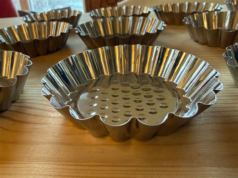 Erfolgreiches Backen mit Gänseeiern: Backformen, Deko und Bastelideen