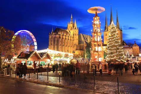 Erfurter Weihnachtsmarkt mit Dubai-Waffel-Stand