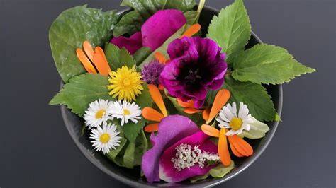 Essbare Blüten und Mini Meringues