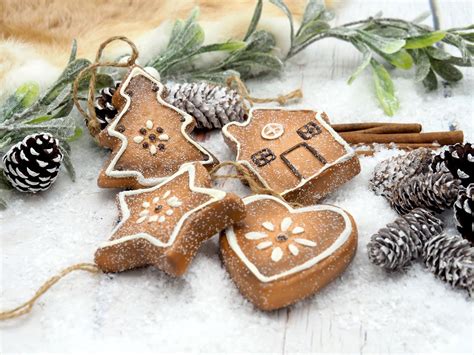 Essbarer Christbaumschmuck aus Lebkuchen