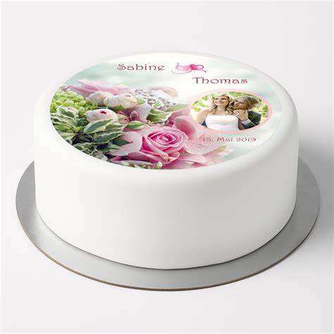 Essbarer Tortenaufleger auf Fondant-Torte mit Topmodel-Motiv
