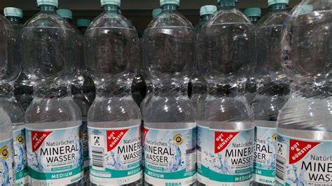Etikettenkontrolle bei Mineralwasser und Fertigprodukten
