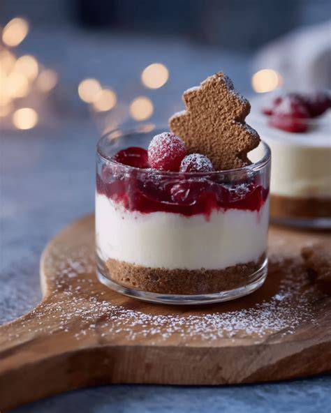 Extravagantes Dessert auf festlicher Tafel