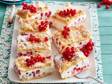 Füllung mit Johannisbeeren und Sahnecreme zubereiten