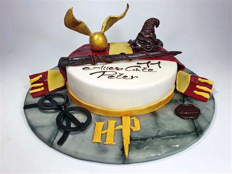 Füllungen und Buttercreme für eine festliche Harry Potter Torte