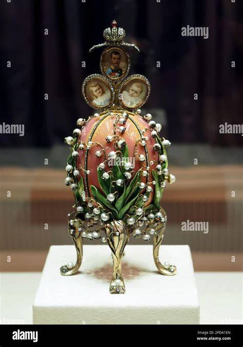 Fabergé-Ei und Katharinen-Palast als Symbole zaristischen Prunks