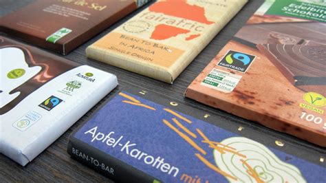 Fair Trade Schoko-Bischof Verpackung und Produktionsschritte