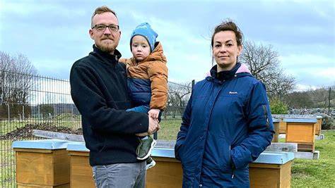 Familie Franz und ihre Bienenstöcke im Frankenwald