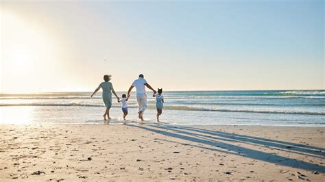 Familie Hoenig am Strand in Australien