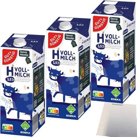 Familien-Tafel mit verschiedenen Milch-Desserts