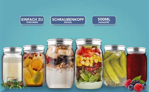 Farbenfrohe Gläser verschiedener Fruchtmarmeladen, inklusive Ananas-Kokos Marmelade