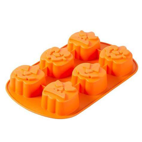 Farbige Silikonbackform mit Fußballmotiven