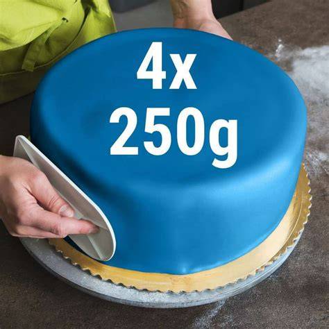Farbiger Fondant auf Fondantdekor-Torte