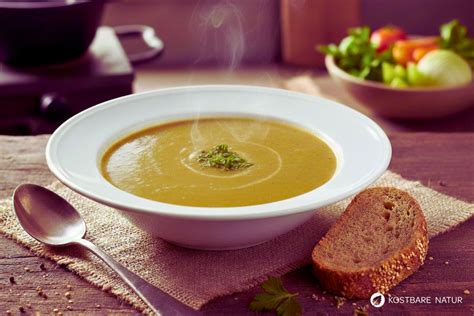 Fastenkur: Dinkelsuppe und Leberwickel als Praktiken