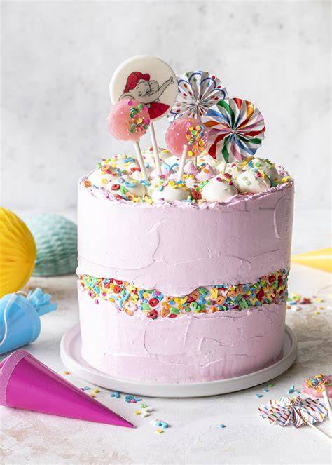 Fault Line Cake Einschulung Torte mit bunten Streuseln