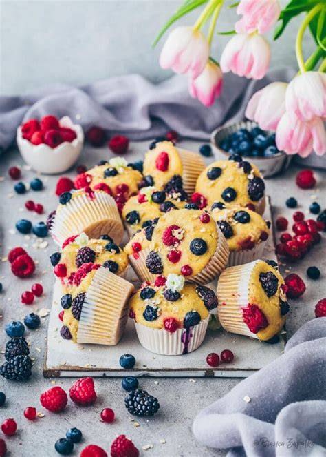 Fehler und Lösungen: zu lang gerührt, abgesunkene Beeren, trockene Muffins
