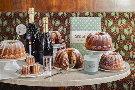 Feine Torten und Guglhupf im Café Landtmann