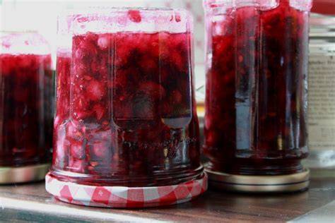 Felsenbirnenmarmelade in Gläsern, Etikettbeschriftung