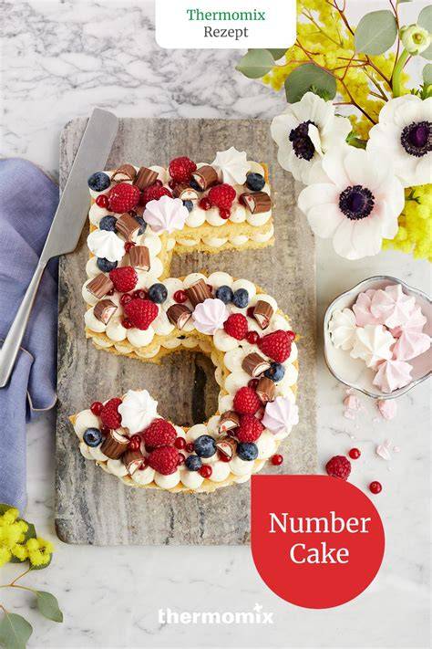 Fertige Cremes in Spritzbeuteln für Nummern Kuchen