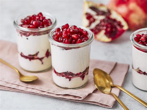 Fertige Granatapfel-Nachtisch im Glas