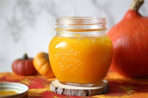 Fertige Kürbis Birnen Marmelade in Einmachgläsern