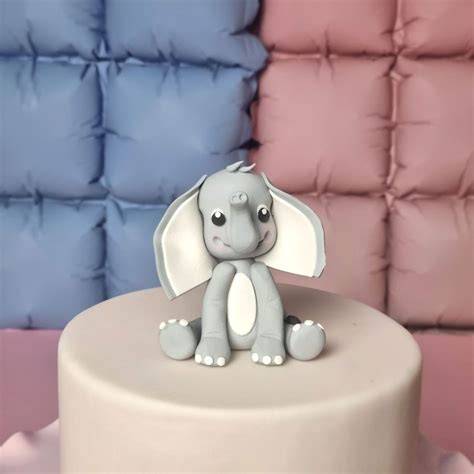 Fertige Luftballon- und Girlanden-Elemente aus gefärbtem Fondant