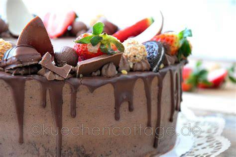 Fertiger Erdbeer Schoko Drip Cake