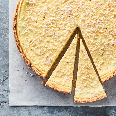 Fertiger Kokos-Käsekuchen mit grünem Sternmotiv