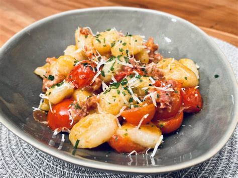 Fertiges Gericht: Trüffel-Gnocchi mit Salsiccia