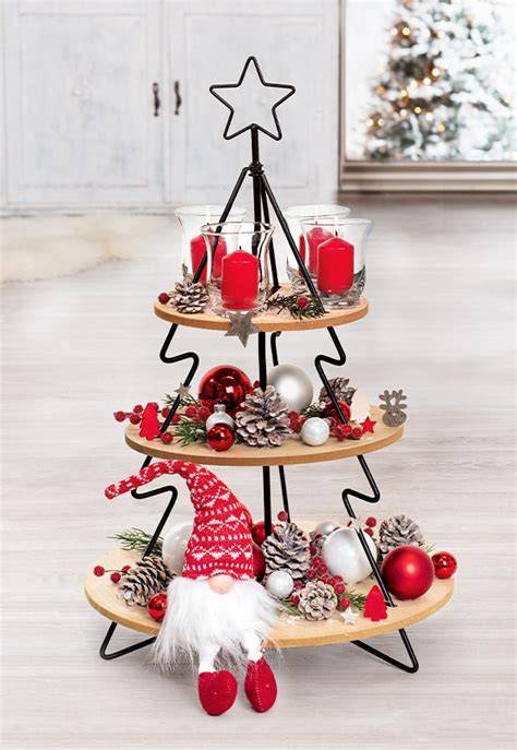 Festlich dekorierte JGA-Torte mit persönlichem Cake-Topper