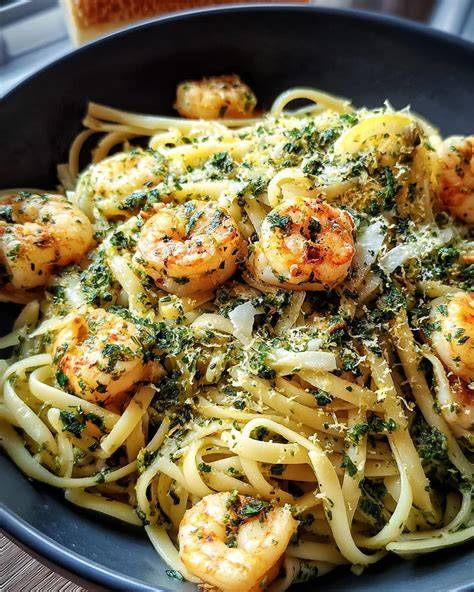 Festliche Servieridee: Garnelen, Trüffel und Pasta als Gourmet-Teller