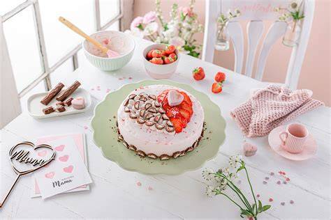 Festliche Torte für Muttertag, Taufe oder Hochzeit