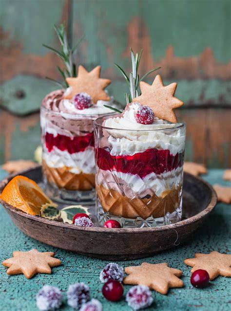 Festliche Weihnachtsdesserts im Glas