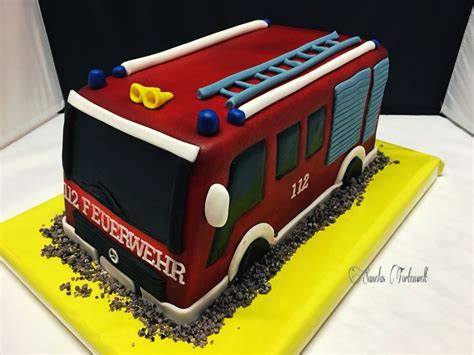 Feuerwehrauto Torte im Motivtorten-Stil