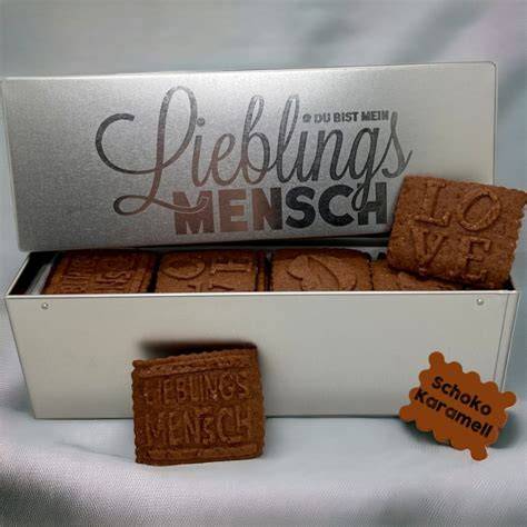 Firmenmeeting mit personalisierten Logokeksen