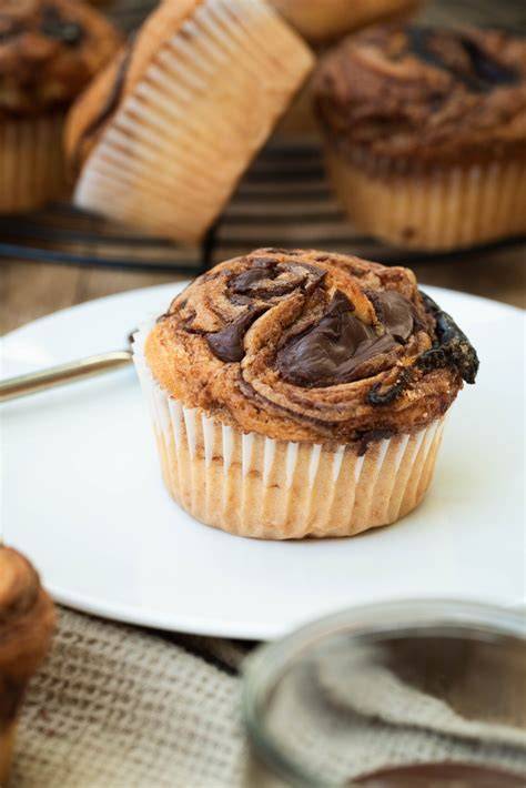 Flüssiger Nutella-Kern in einem Muffin