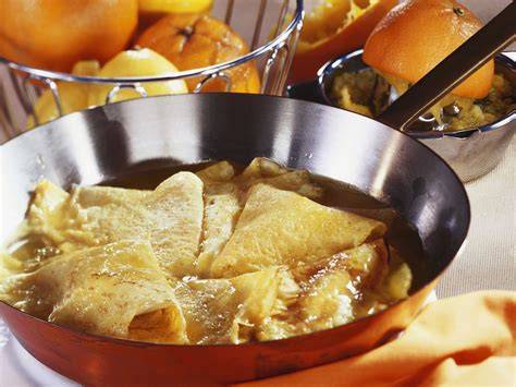 Flambierte Crêpes Suzette mit Orangensoße