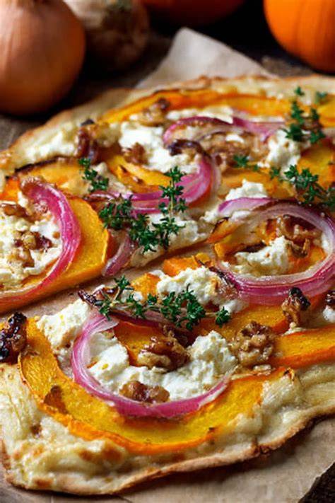 Flammkuchen mit Kürbis Feta Honig als herbstliches Fingerfood