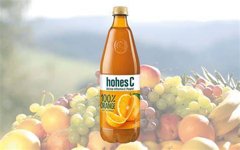 Flasche Hohes C Orangensaft auf Küchentisch