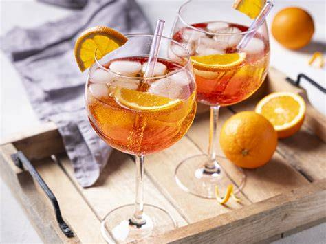 Flasche Jardins Suspendus und alkoholfreier Spritz im Weinglas