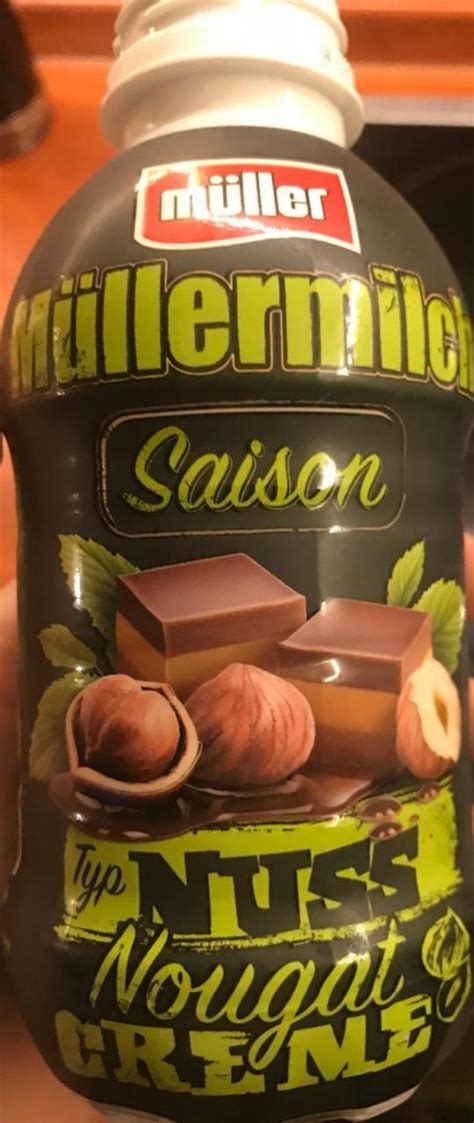 Flasche Müllermilch Nuss Nougat auf neutralem Hintergrund
