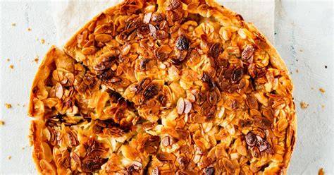 Florentiner Apfelkuchen mit goldbrauner Mandelkruste
