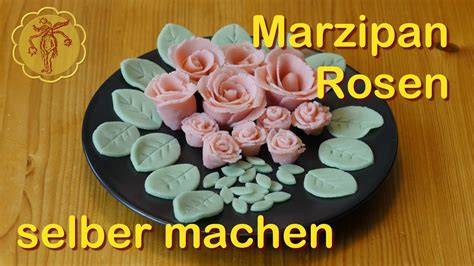 Fondantüberzug, Marzipanrosen und essbare Dekore