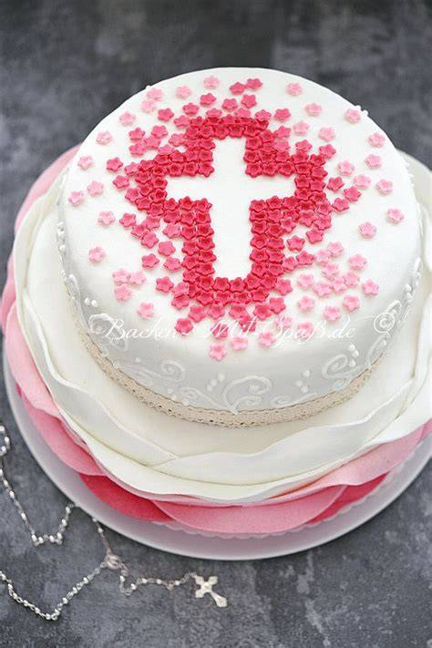 Fondant Kreuz auf Torte - Präsentation