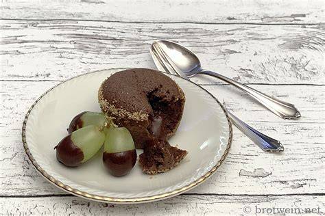 Fondant au Chocolat aufgeschnitten, flüssiger Kern sichtbar