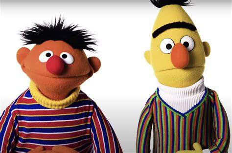 Fondantfiguren Ernie, Bert und Krümelmonster auf Torte