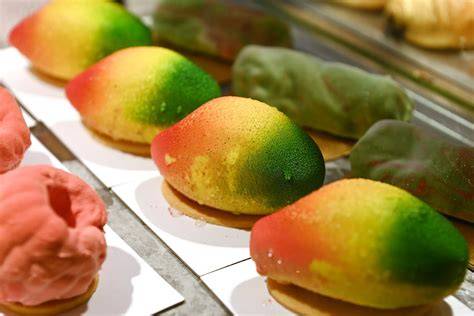 Foto: Bunte Mähne aus gefärbter Ganache