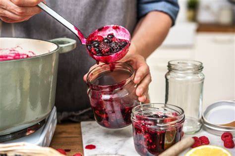 Foto: Einkochen von Marmelade mit Pektin
