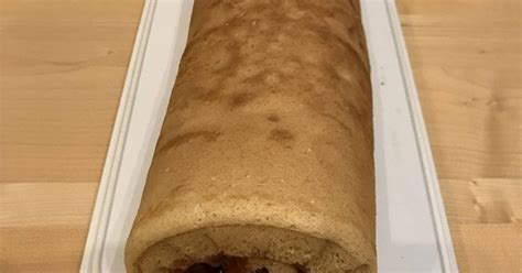Foto: Heller Dinkel-Rührkuchen (Type 630) und Biskuitroulade