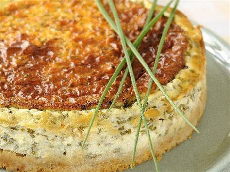 Foto: Herzhafter Kasten-Kuchen mit Kräutern und Käse